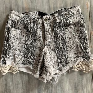 Boutique Brand. Snake print shorts.